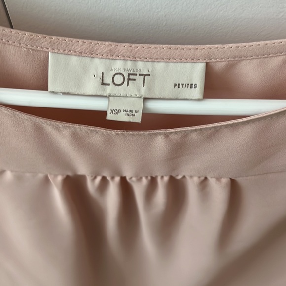 Loft, XSP, Sleeveless Wide Blush Casual/Work Shirt, Worn once, Dry Cleaned. - Picture 2 of 4